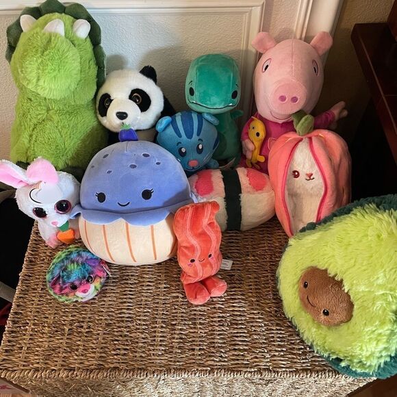 Kids Stuffed Animal Lot Peppa Dinosaur Blueberry Squish Bacon Avocado - Picture 1 of 12